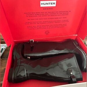 Hunter Women’s Original Tall Gloss Rain Boots